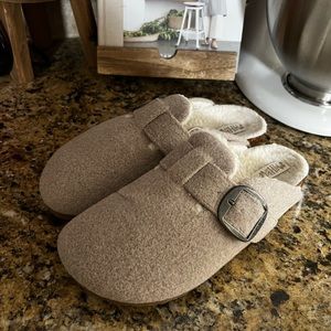 New Mad Love Kaya Mules Clogs